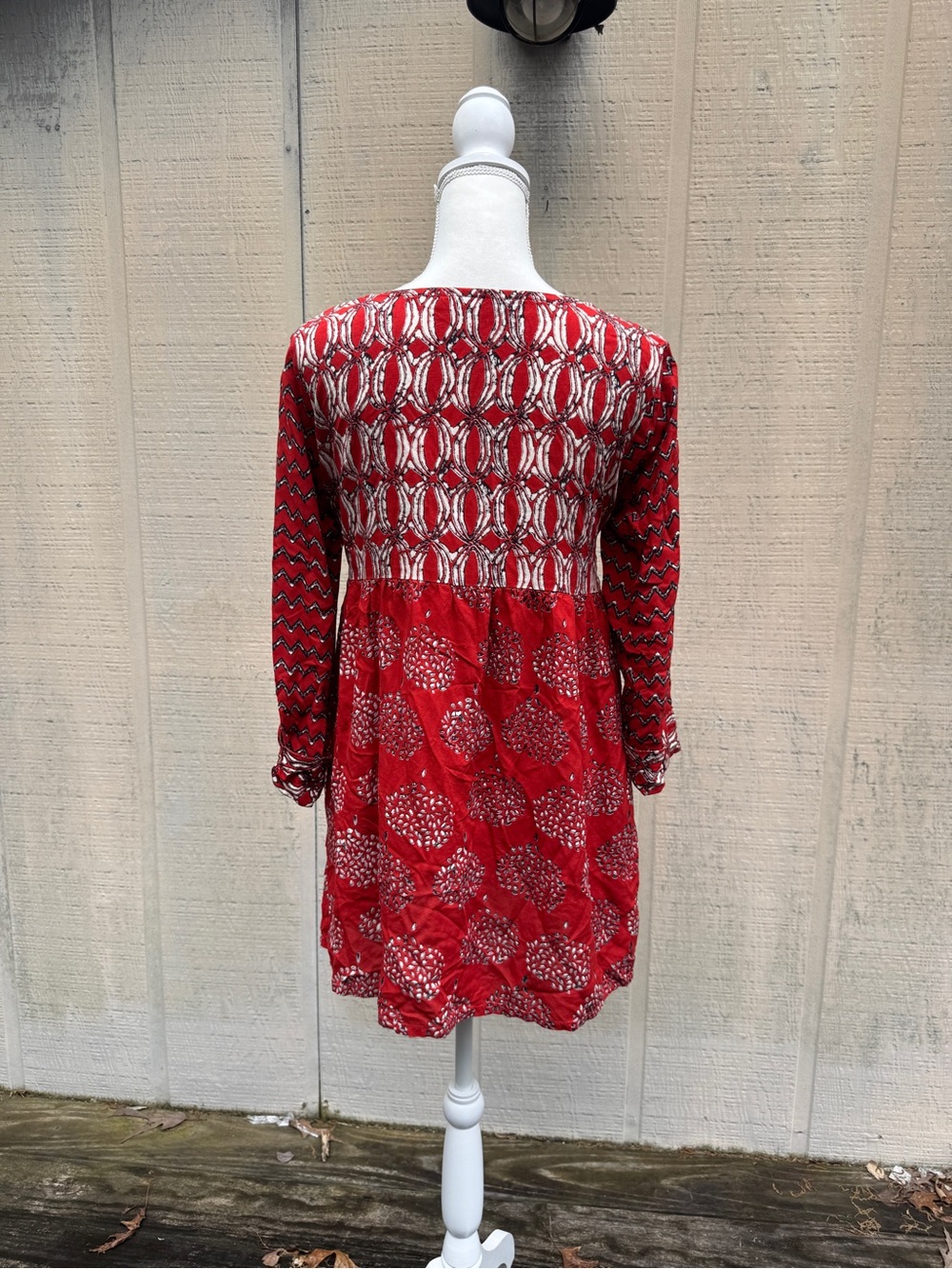 Max Red Patterned Button-Front Mini Dress - Picture 5 of 10
